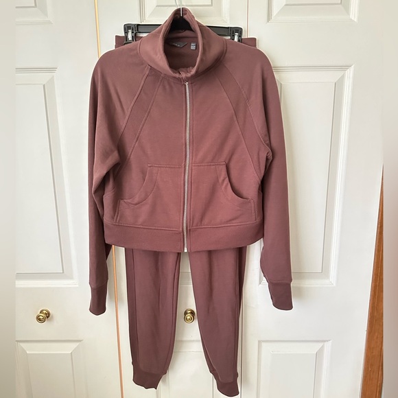 Activewear set - Picture 9 of 9